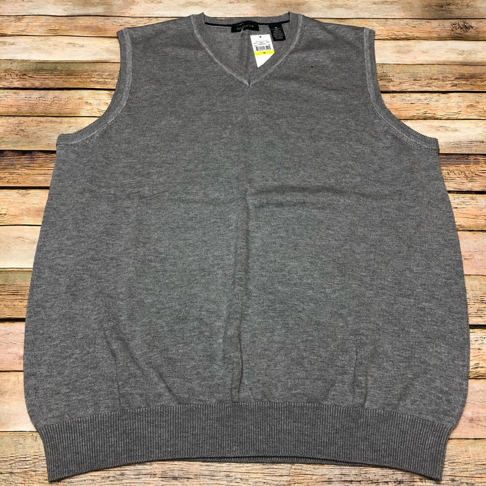 Van Heusen V-Neck Sweater Vest. NWT - Picture 2 of 5